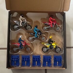 Supercross 5-Pack Motorcycle with rider figure and Stan 1:24 Scale